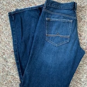 Men’s jeans. Size 30x32. Unsure of the brand. Great condition!